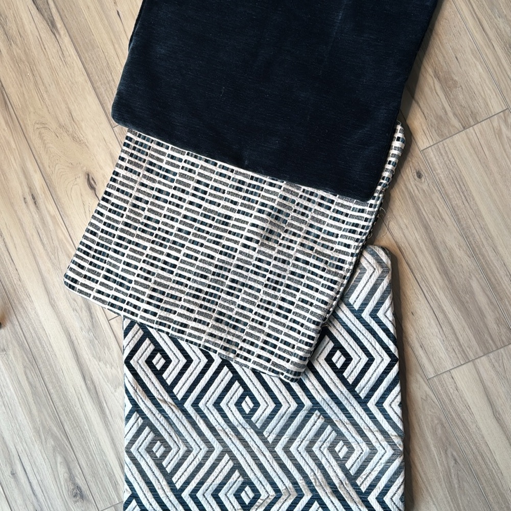 Accent pillow cover